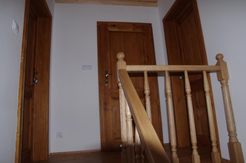 Hôtel Magiczne Bieszczady - Smerek 86 à Cisna Extérieur photo